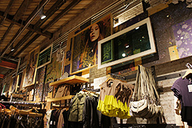 URBAN OUTFITTERS
